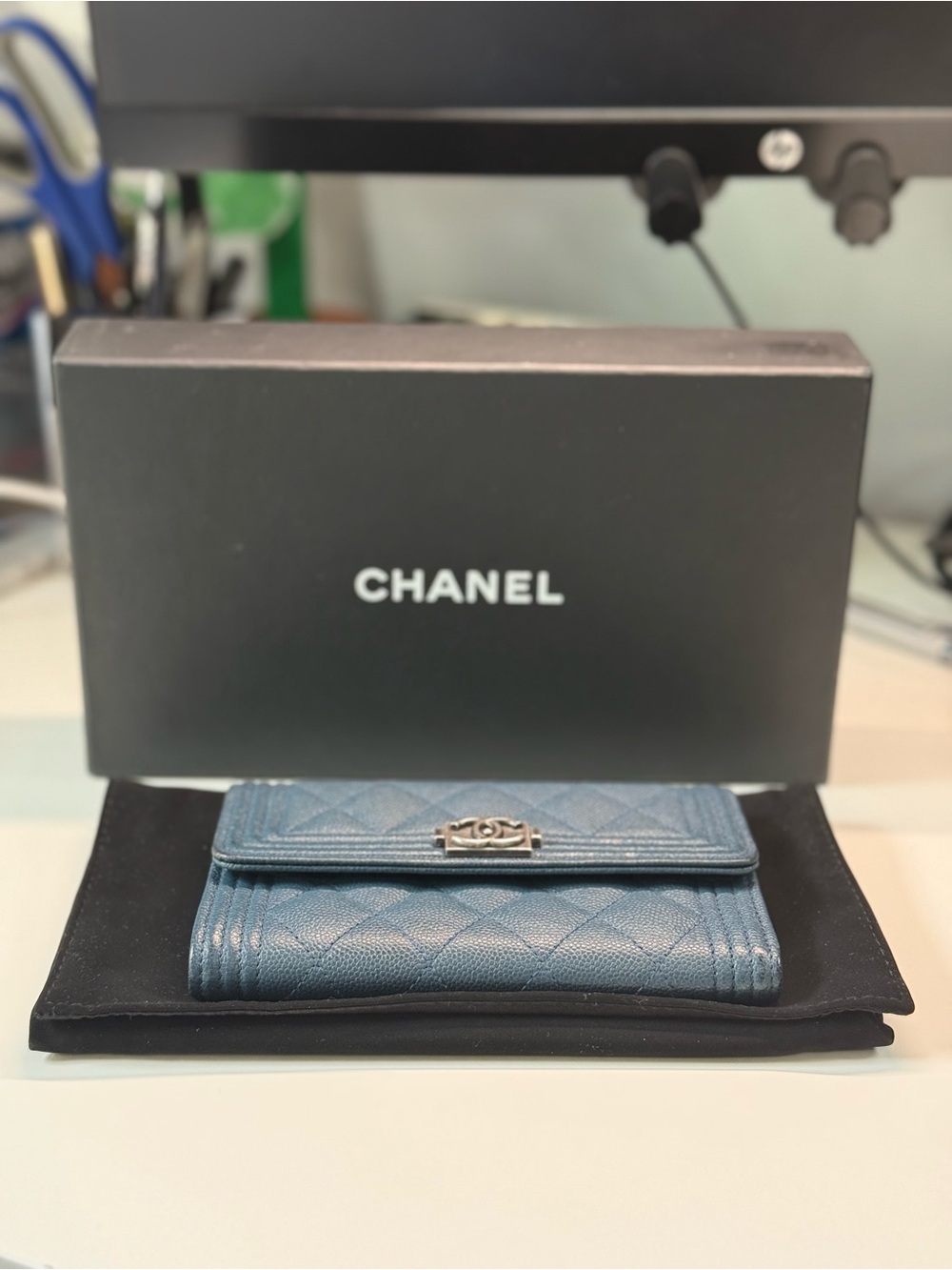 Chanel Boy Medium Flap Wallet Caviar Blue Card Holder Authentic - Picture 2 of 6